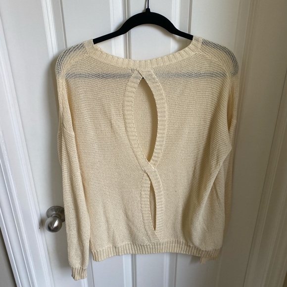 Cozy Casual Cream Lightweight Sweater with Open Back - Picture 3 of 4